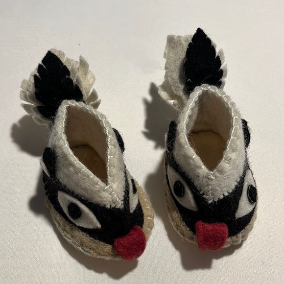 Handmade Racoon baby slippers - Picture 1 of 5
